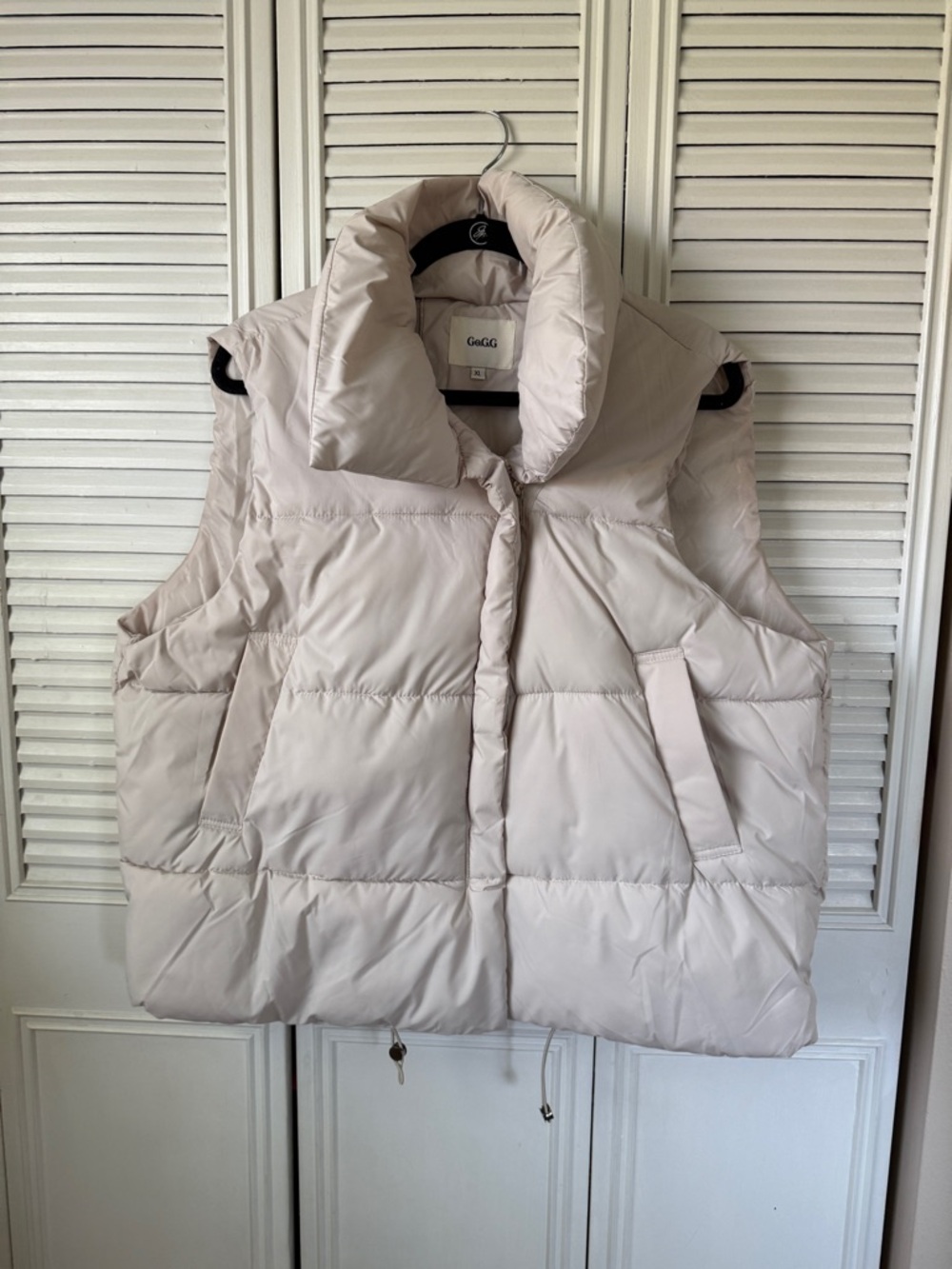 Go. GG Cream Puffer Vest